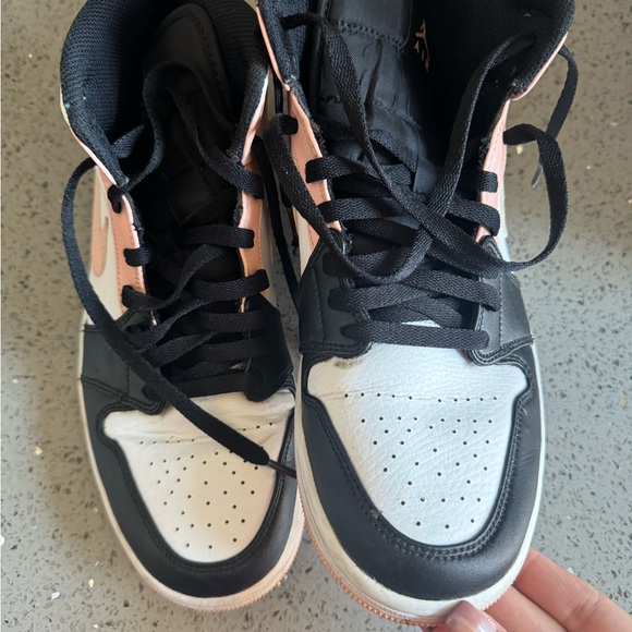 Nike Air Jordan 1 Mid - Picture 5 of 6